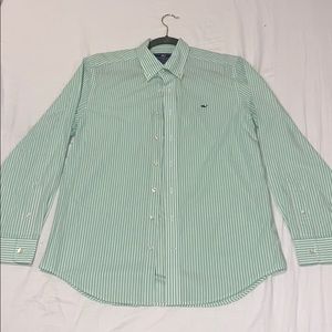 VINEYARD VINES BUTTON DOWN! Medium slim fit.